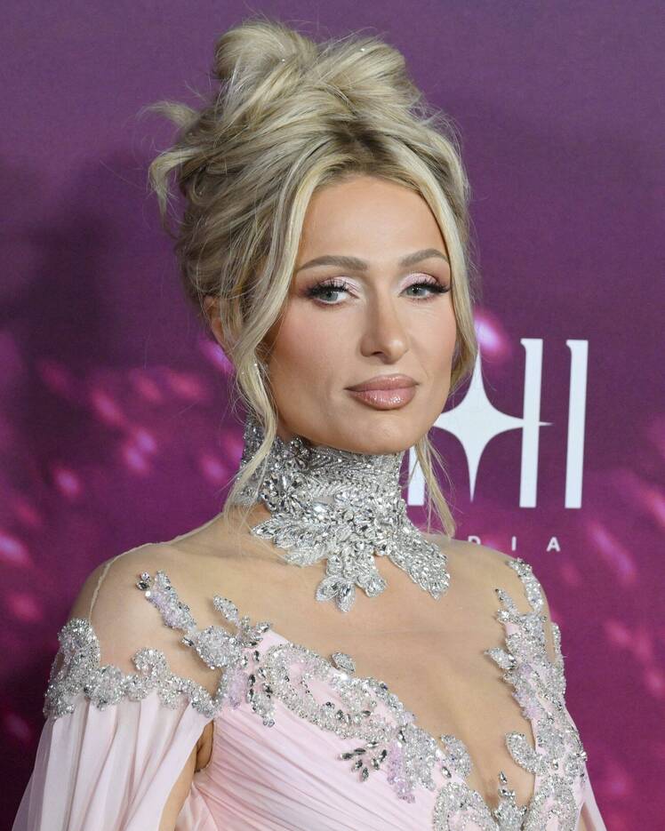 paris hilton pink dress 23-year-old Miranda Kerr once recalled how she lost the pretty pink dress she had been dying to wear at the Heatherette Spring/Summer 2005 show to none other than Paris Hilton. , Miranda said Paris
